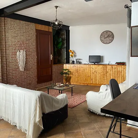 펜션 Rustic And Homely With A Canarian Style Bbq Oven
